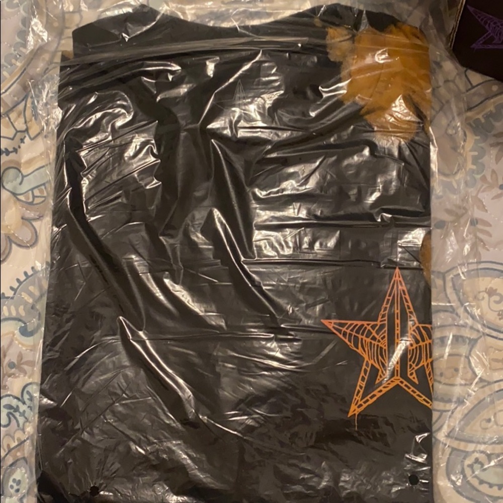 Sale! Jeffree Star exclusive mystery box Tee